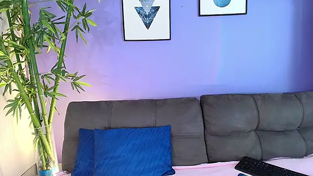 cinnamon kyla online show from March 2025 07:12:02 PM