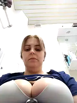 Lady nice cat online show from February 2025 12:28:01 PM