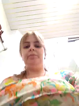 Lady nice cat online show from February 2025 07:24:02 AM