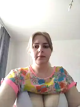 Lady nice cat online show from March 2025 04:41:02 AM