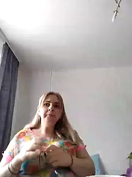 Lady nice cat online show from March 2025 10:03:01 AM