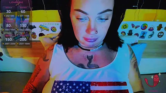 EllieOz online show from December 2025 05:53:02 PM