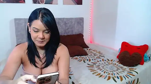 Snapshot of JossieGrey chatting on December 2024 07:31:02 PM JossieGrey online show from December 2024 07:31:02 PM