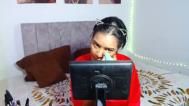 Snapshot of JossieGrey chatting on December 2024 11:29:01 AM JossieGrey online show from December 2024 11:29:01 AM