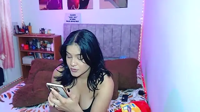 Snapshot of JossieGrey chatting on January 2025 01:37:02 AM JossieGrey online show from January 2025 01:37:02 AM