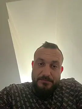 cosmin9000 online show from May 2026 09:28:02 AM