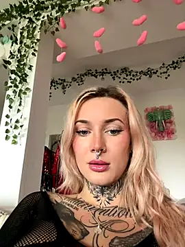 Stella-Kink online show from October 2025 12:36:02 PM