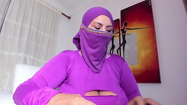 Amina hafsa online show from February 2025 08:22:02 PM