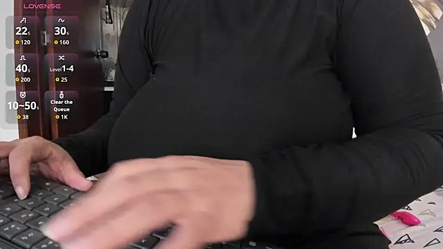 Amina hafsa online show from April 2026 03:06:01 PM