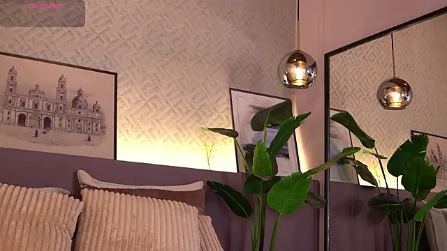 ElleDiane online show from September 2025 10:34:01 PM