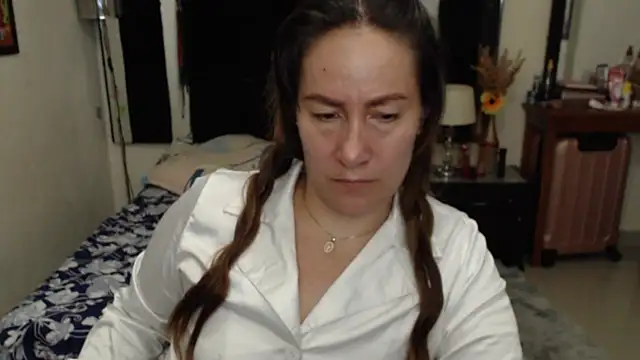 Snapshot of CATRINA-83 chatting on November 2025 03:52:02 PM CATRINA-83 online show from November 2025 03:52:02 PM