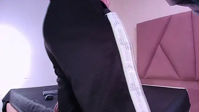 arl chloee online show from September 2025 03:06:01 AM