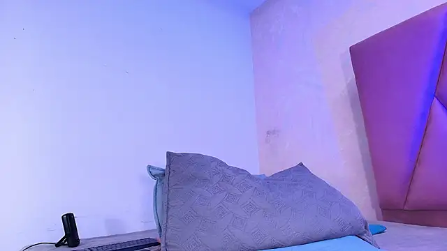 arl chloee online show from October 2025 03:04:01 AM