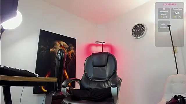 Nicolas Fellener online show from November 2025 04:07:02 AM