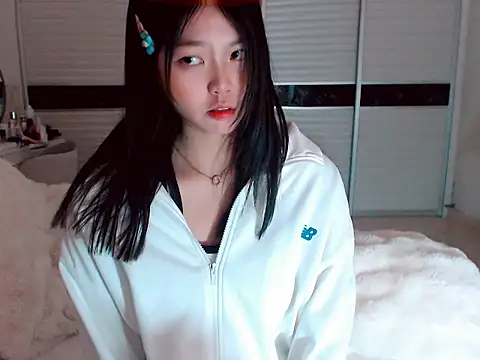 -Lucky Girl online show from February 2025 02:52:01 AM