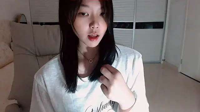 -Lucky Girl online show from September 2025 11:45:02 AM