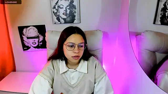 SamanthaRoldaan online show from April 2026 03:09:01 PM