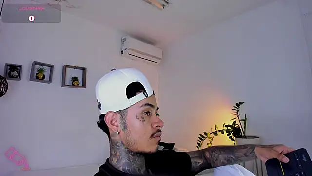 JordanSmiith  online show from February 2025 11:09:02 PM