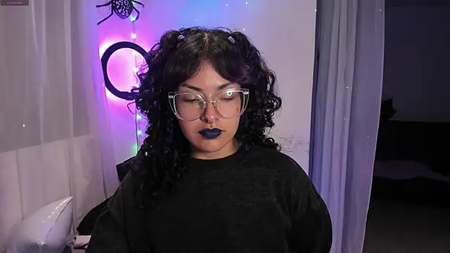 witchviolet online show from December 2024 12:32:02 AM