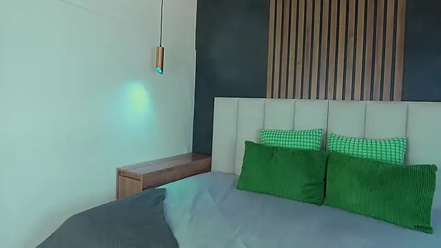 Snapshot of eva_daemon chatting on January 2026 11:47:01 AM eva daemon online show from January 2026 11:47:01 AM