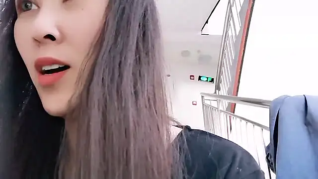 Snapshot of Fannywell chatting on January 2026 07:46:01 AM Fannywell online show from January 2026 07:46:01 AM