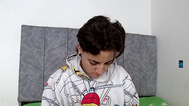 linda 33 online show from November 2025 03:24:02 PM