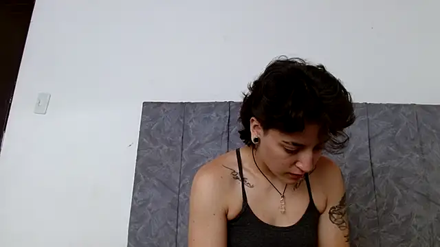 linda 33 online show from November 2025 03:11:02 PM