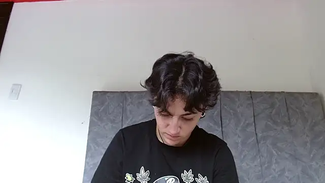 linda 33 online show from November 2025 04:12:02 PM