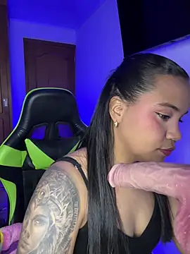 leila 22 online show from April 2026 10:18:01 PM