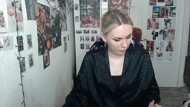 CapriScorpion online show from December 2024 05:00:02 PM