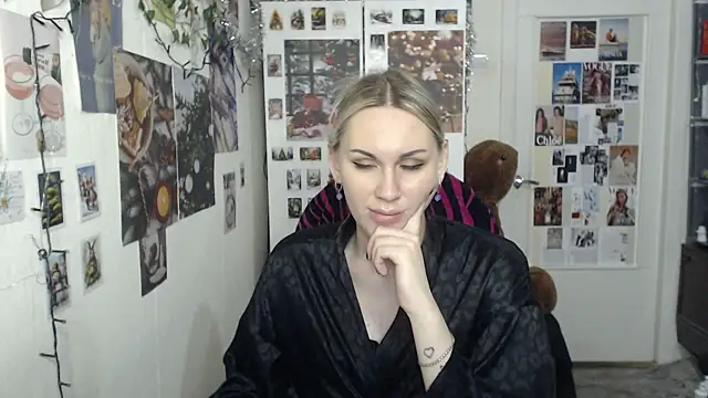 CapriScorpion online show from December 2024 04:36:02 PM