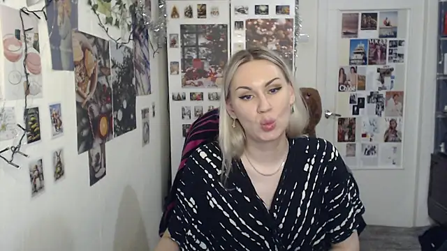 CapriScorpion online show from December 2024 06:16:02 PM