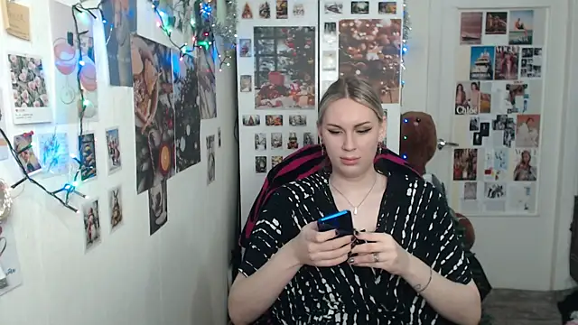 CapriScorpion online show from December 2024 09:59:02 AM