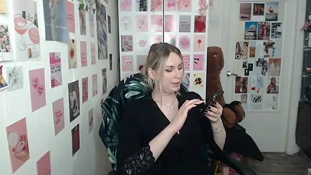 CapriScorpion online show from March 2025 04:45:02 PM