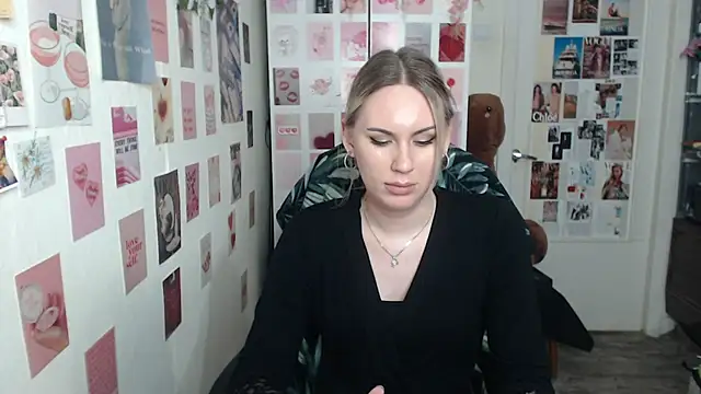 CapriScorpion online show from March 2025 04:30:01 PM