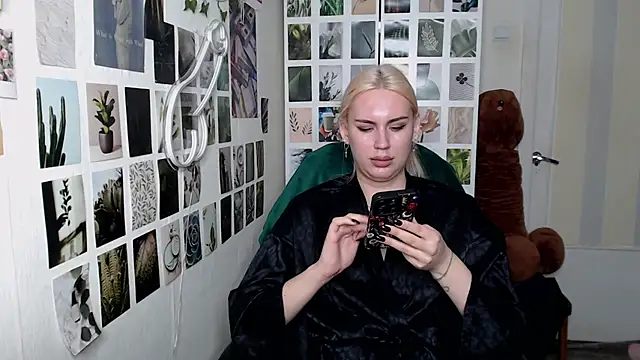 CapriScorpion online show from October 2025 02:41:01 PM