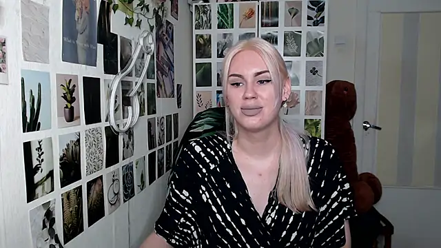 CapriScorpion online show from November 2025 09:54:02 AM