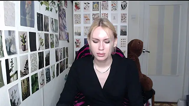 Snapshot of CapriScorpion chatting on June 2026 12:03:01 PM CapriScorpion online show from June 2026 12:03:01 PM
