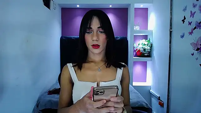 Snapshot of KatrinaQueen1 chatting on October 2025 09:25:02 PM KatrinaQueen1 online show from October 2025 09:25:02 PM