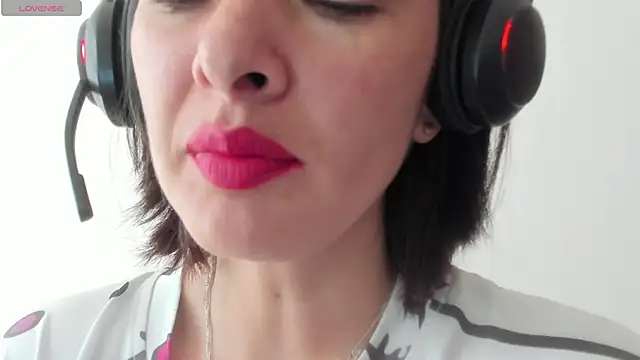 queen fetish online show from November 2025 12:48:01 PM