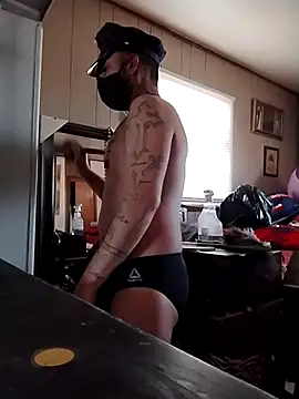 prettyboi6992 online show from December 2025 08:36:02 PM