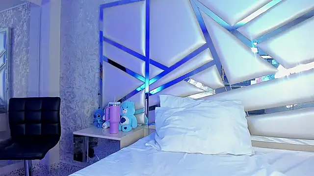 Miia002 online show from December 2025 03:15:02 AM