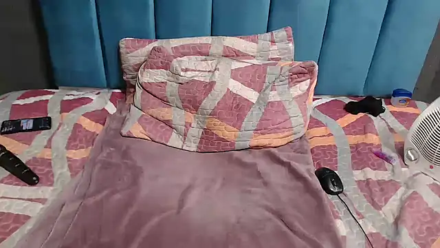 BLACKberry008 online show from February 2025 09:56:02 PM