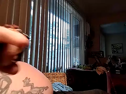 fukurbutt online show from December 2024 04:17:01 PM