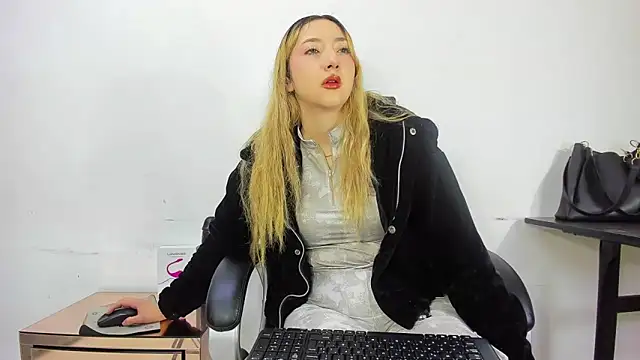 Snapshot of Barbie_girl_69 chatting on November 2025 03:01:02 PM Barbie girl 69 online show from November 2025 03:01:02 PM