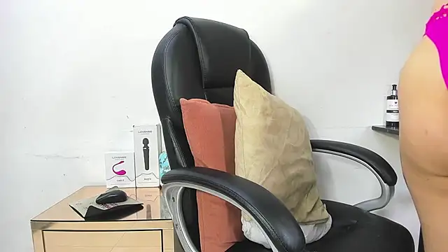 Snapshot of Barbie_girl_69 chatting on November 2025 03:55:01 PM Barbie girl 69 online show from November 2025 03:55:01 PM