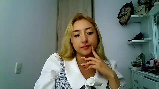 Snapshot of Barbie_girl_69 chatting on December 2025 08:51:01 PM Barbie girl 69 online show from December 2025 08:51:01 PM