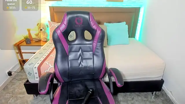 julieth love  online show from October 2025 01:07:01 PM