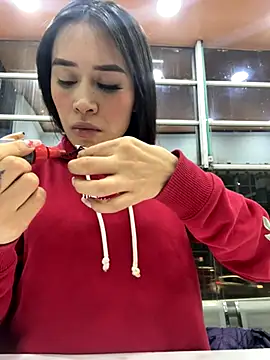 Kim ev online show from October 2025 03:17:01 AM