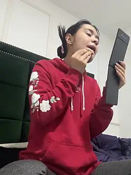 Kim ev online show from October 2025 04:26:01 AM